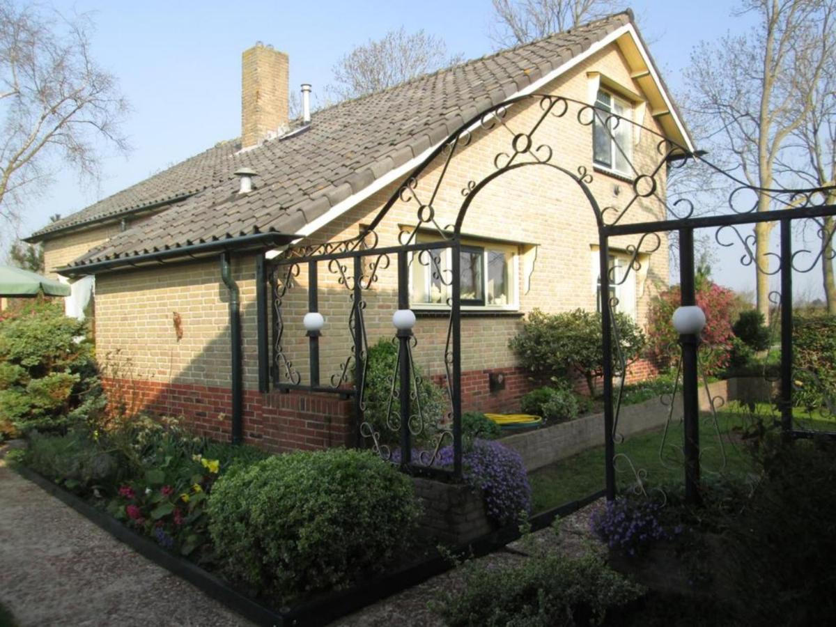 B&B Elbahof, Goed En Goedkoop! Hem 외부 사진